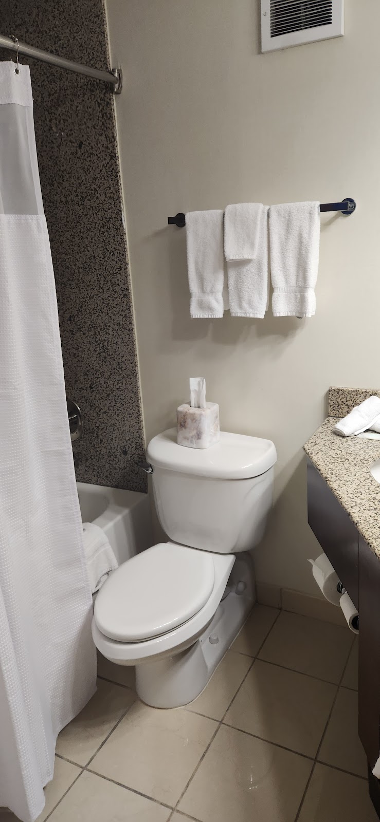 Crowne Plaza Cleveland Airport Parking | 7230 Engle Rd, Middleburg Heights, OH 44130, USA | Phone: (440) 243-4040