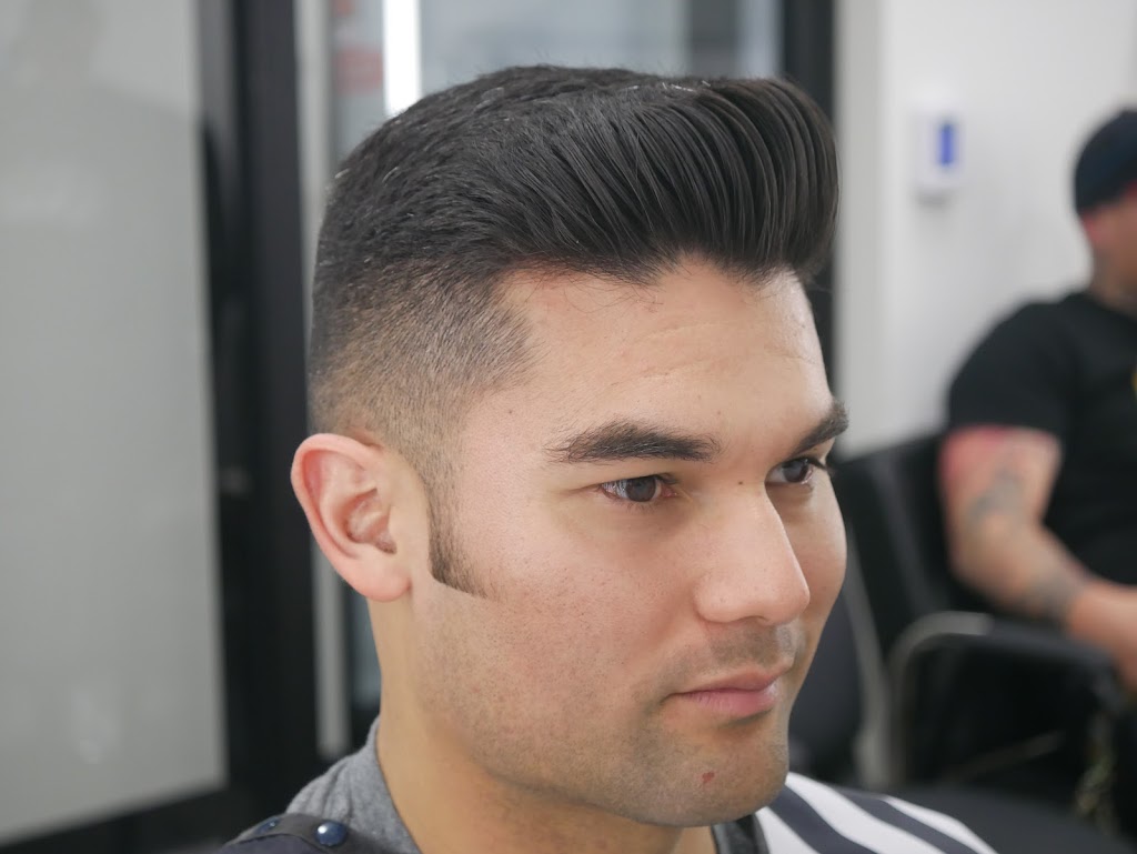 The Golfing Barber | 2795 Cabot Dr Bldg 6-105, Corona, CA 92883, USA | Phone: (951) 323-7045