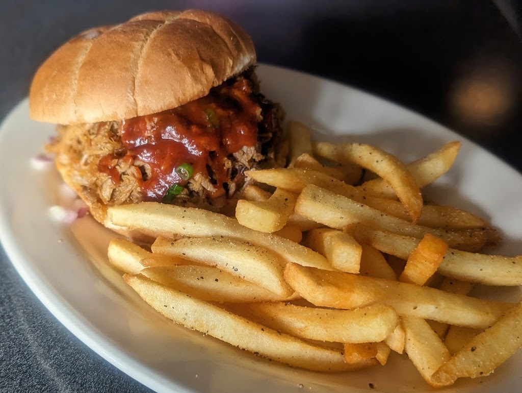 Hanks Local Bar+Food+Patio | 2529 Patterson Rd, Dayton, OH 45420, USA | Phone: (937) 254-7527