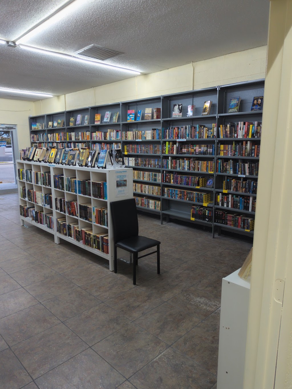 The Book Shelter | 907 Dundee Rd, Dundee, FL 33838, USA | Phone: (863) 268-4273