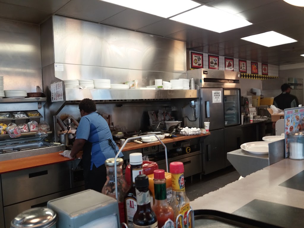 Waffle House | 112 N Lobdell Hwy, Port Allen, LA 70767, USA | Phone: (225) 344-6199