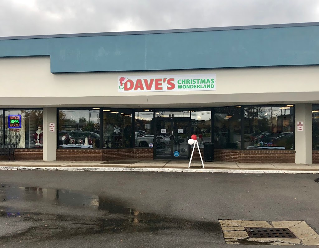 Daves Christmas Wonderland | 8008 Transit Rd, Buffalo, NY 14221, USA | Phone: (716) 671-2225