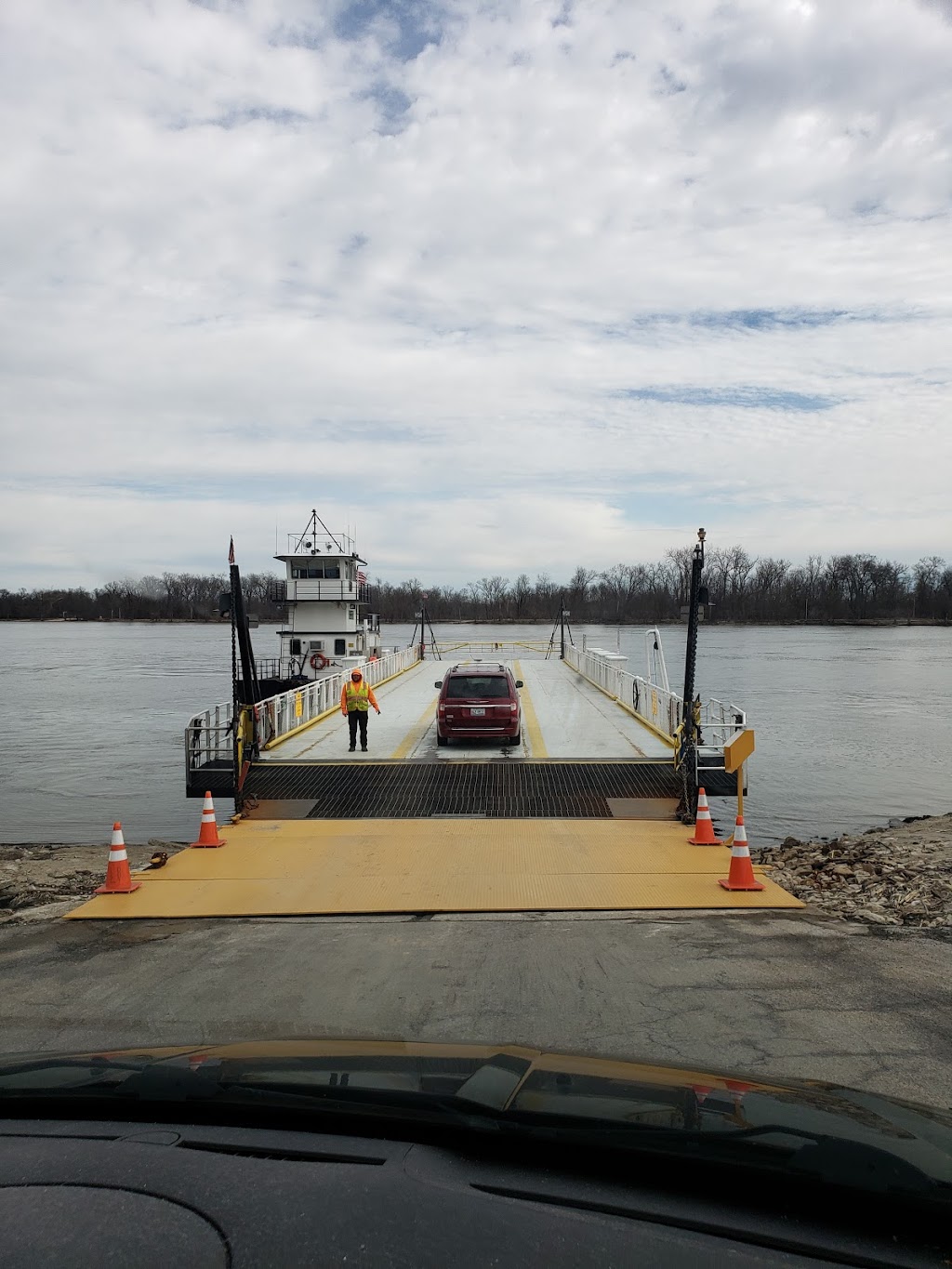 Brussels Ferry (North Dock) | 16211 IL-100, Grafton, IL 62037 | Phone: (618) 786-3636