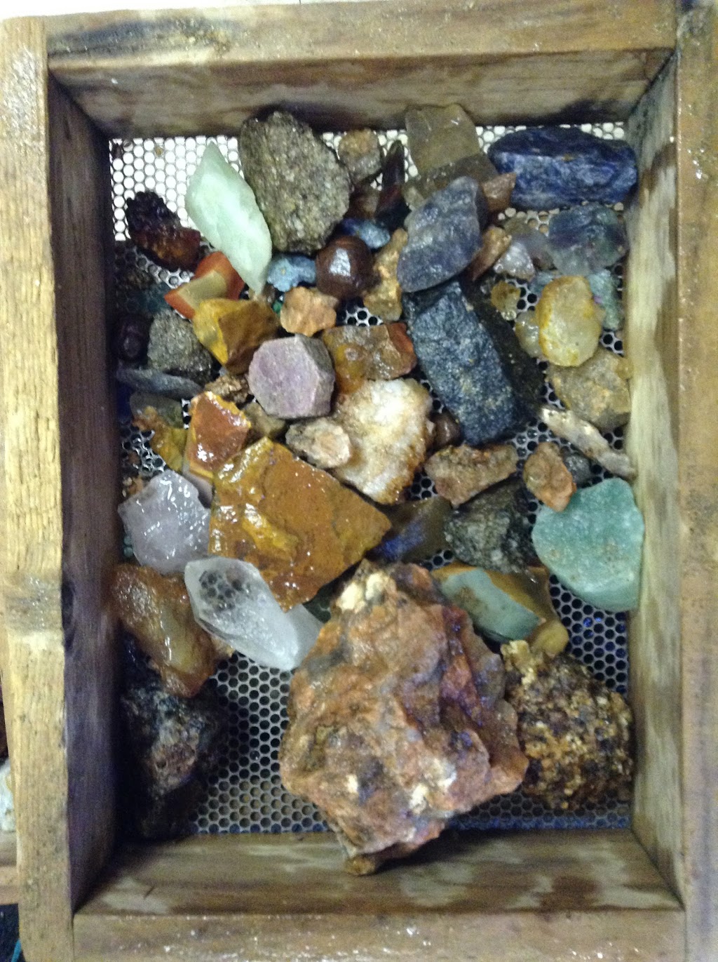 Lucky Lake Gem Mine | 4125 Harpers Mill Rd, McKenney, VA 23872, USA | Phone: (804) 478-5468