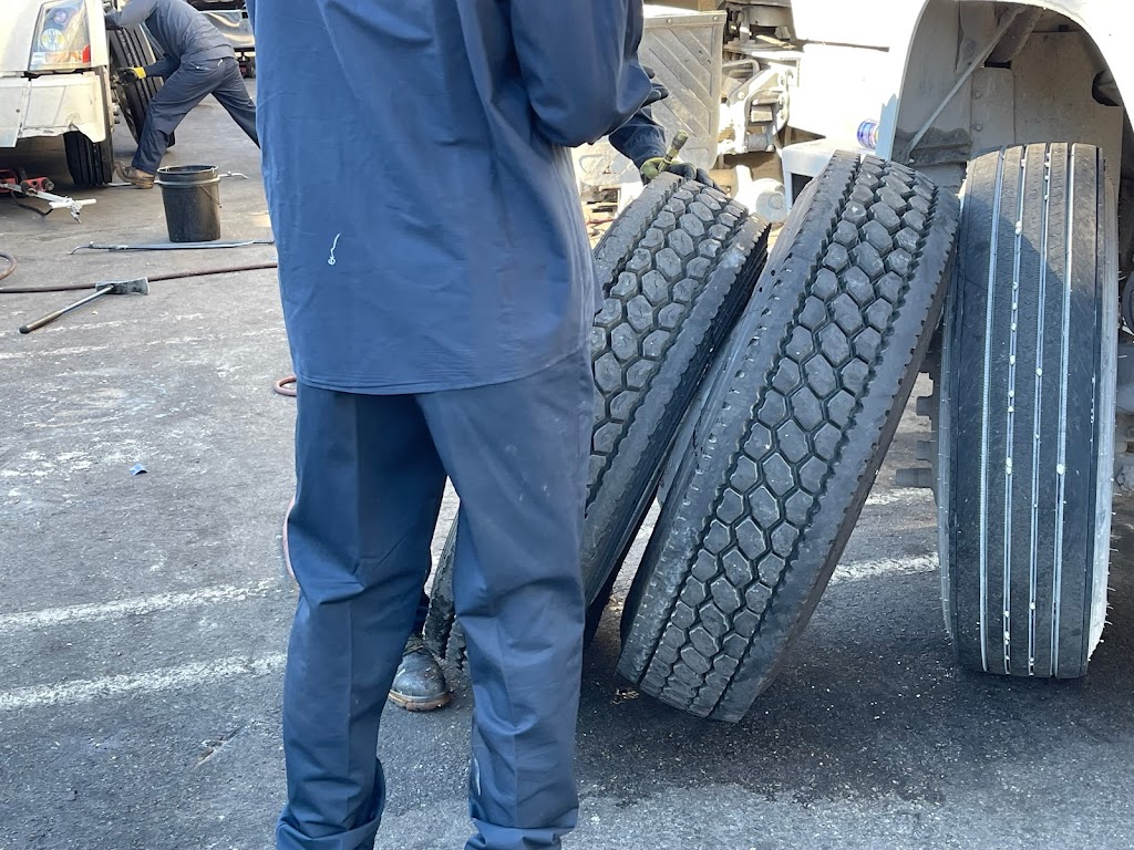 Alex Truck Tire | 12228 NW 106th Ct, Medley, FL 33178, USA | Phone: (305) 888-2885