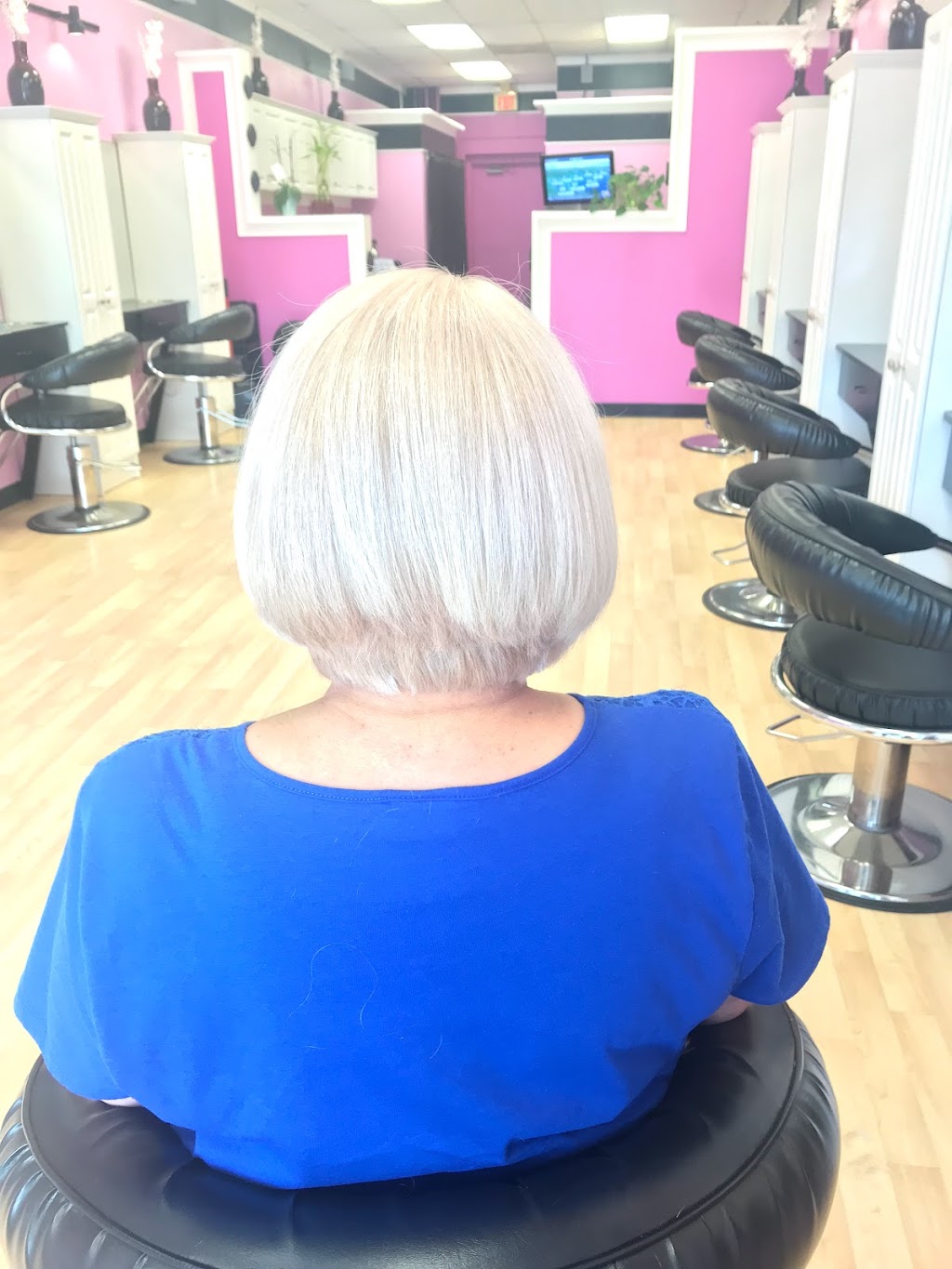 Foxxies Hair Salon | 1993 Sandbridge Rd #105, Virginia Beach, VA 23456, USA | Phone: (757) 689-3999