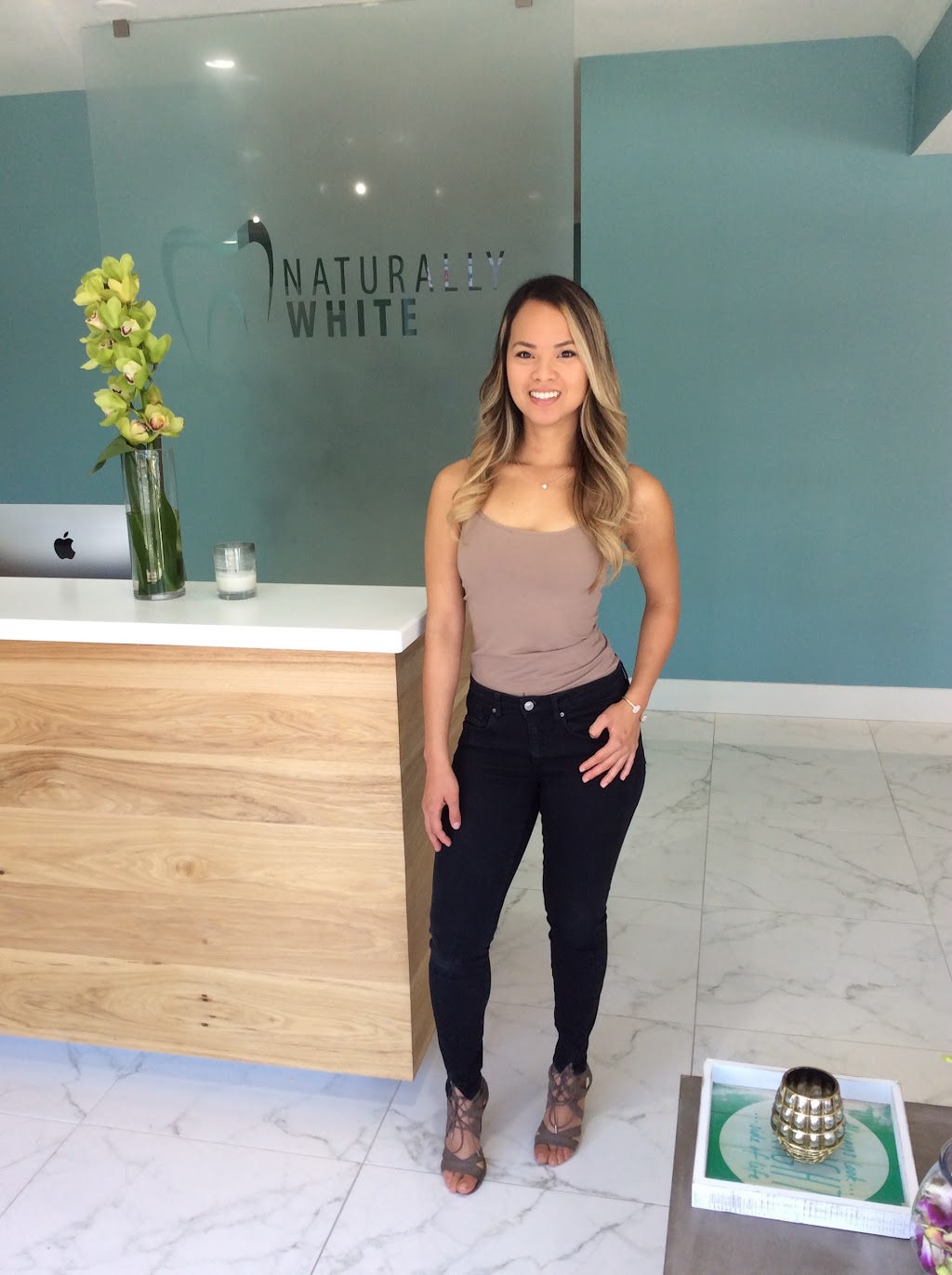 Naturally White Teeth Whitening, Orange County | 2711 East Coast Hwy Suite 5, Corona Del Mar, CA 92625, USA | Phone: (310) 916-8808