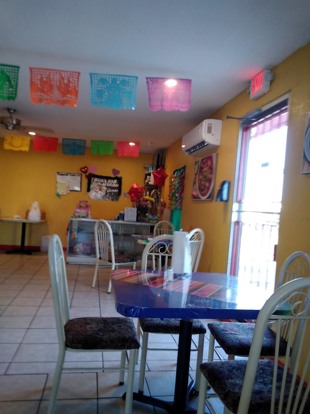 Juanys Lunch Stand | 1405 Orquidia Ln, Laredo, TX 78046 | Phone: (956) 725-6478