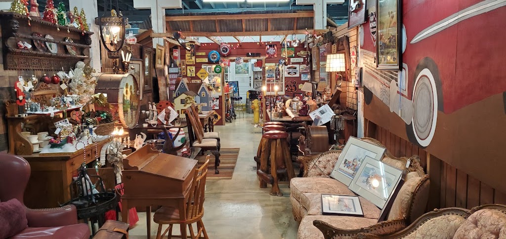 King Richards Antique Vintage Center | 12301 Whittier Blvd, Whittier, CA 90602 | Phone: (562) 698-5974