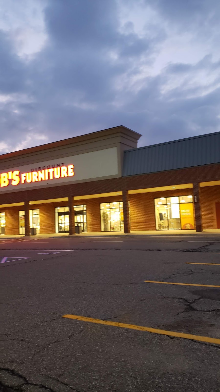 Bobs Discount Furniture and Mattress Store | 43460 W Oaks Dr, Novi, MI 48377, USA | Phone: (248) 916-9131