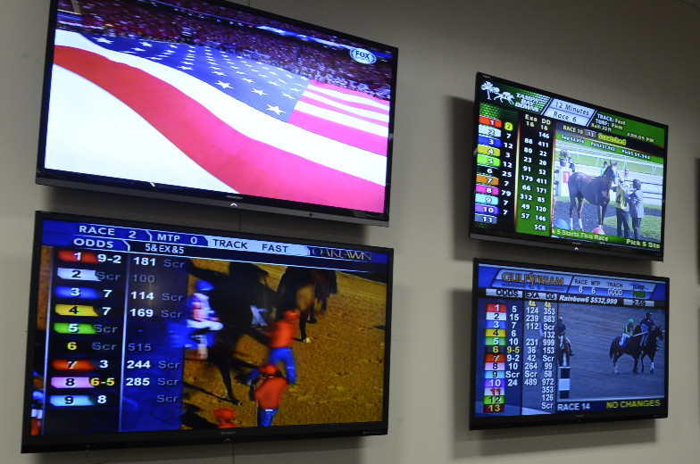 Clubhouse Racebook | 711 Central Ave, Albany, NY 12206, USA | Phone: (518) 446-4010