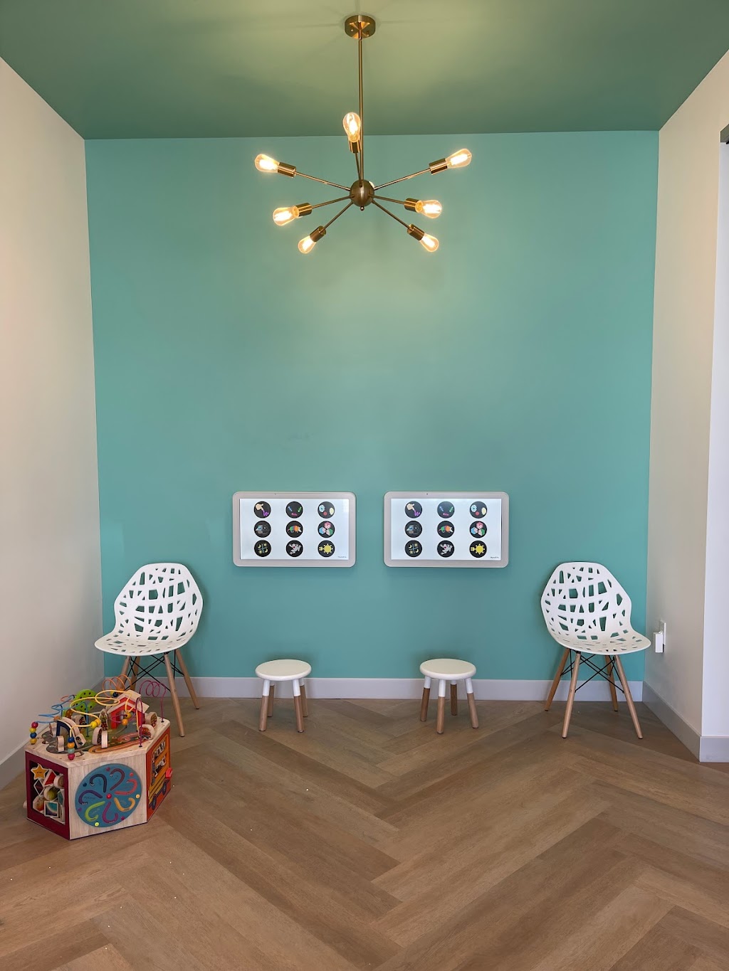 Hello Kids Dental | 6630 Foothill Blvd, Tujunga, CA 91042, USA | Phone: (818) 962-6611