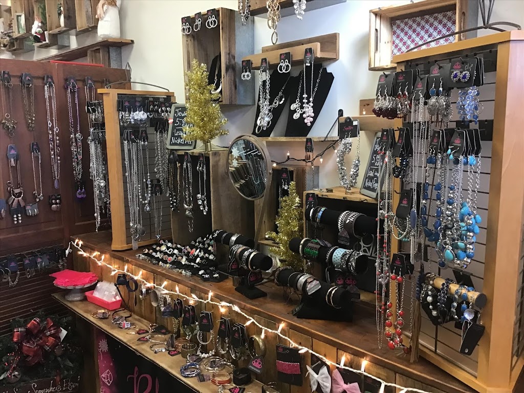 The Creative Corner Decor and Gifts | 2624 E Milwaukee St, Janesville, WI 53545, USA | Phone: (608) 346-4523