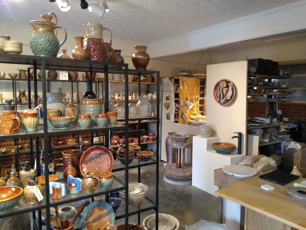 Michèle Hastings & Jeff Brown Pottery | 505 E Main St, Seagrove, NC 27341, USA | Phone: (336) 873-1001