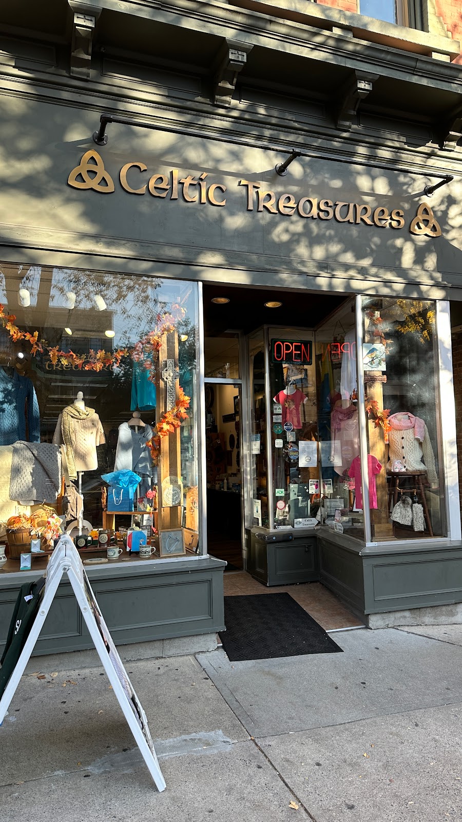 Celtic Treasures | 456 Broadway, Saratoga Springs, NY 12866, USA | Phone: (518) 583-9452