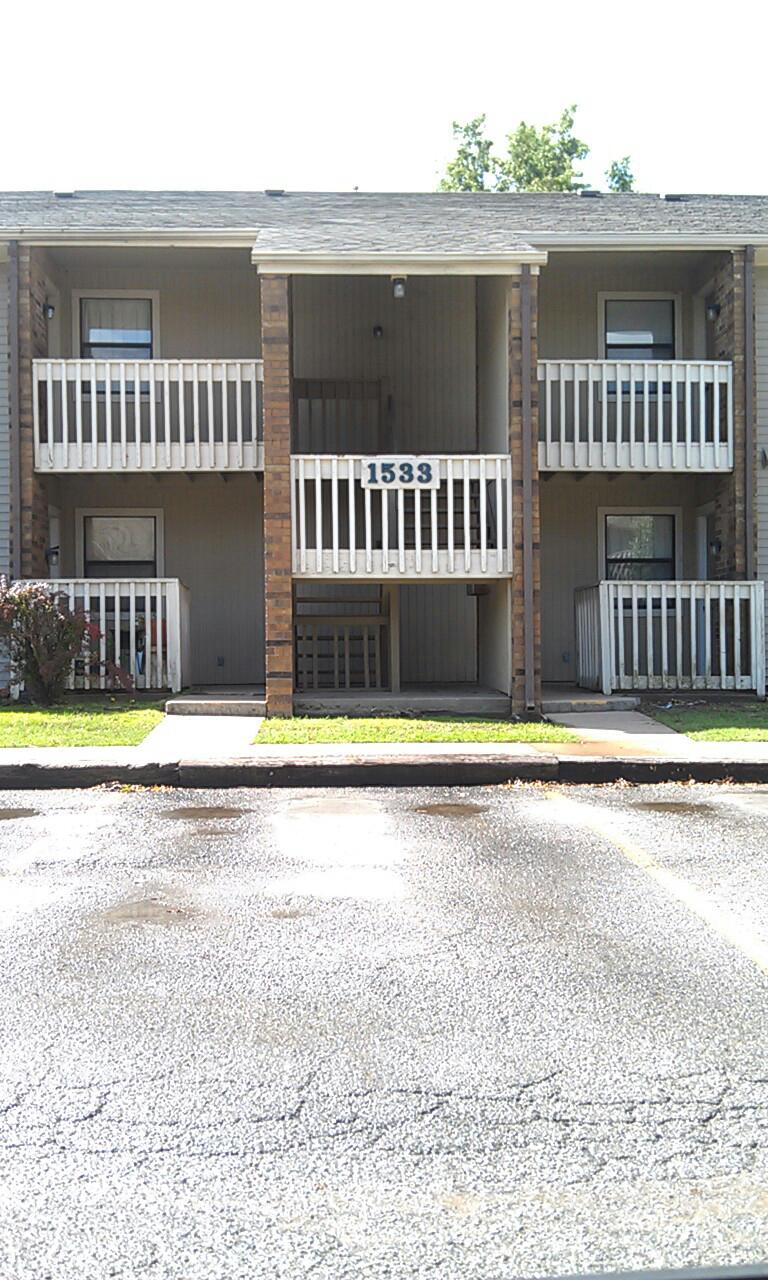 The Village Apartments | 1565 SE Kings Dr, Bartlesville, OK 74006, USA | Phone: (918) 335-2911