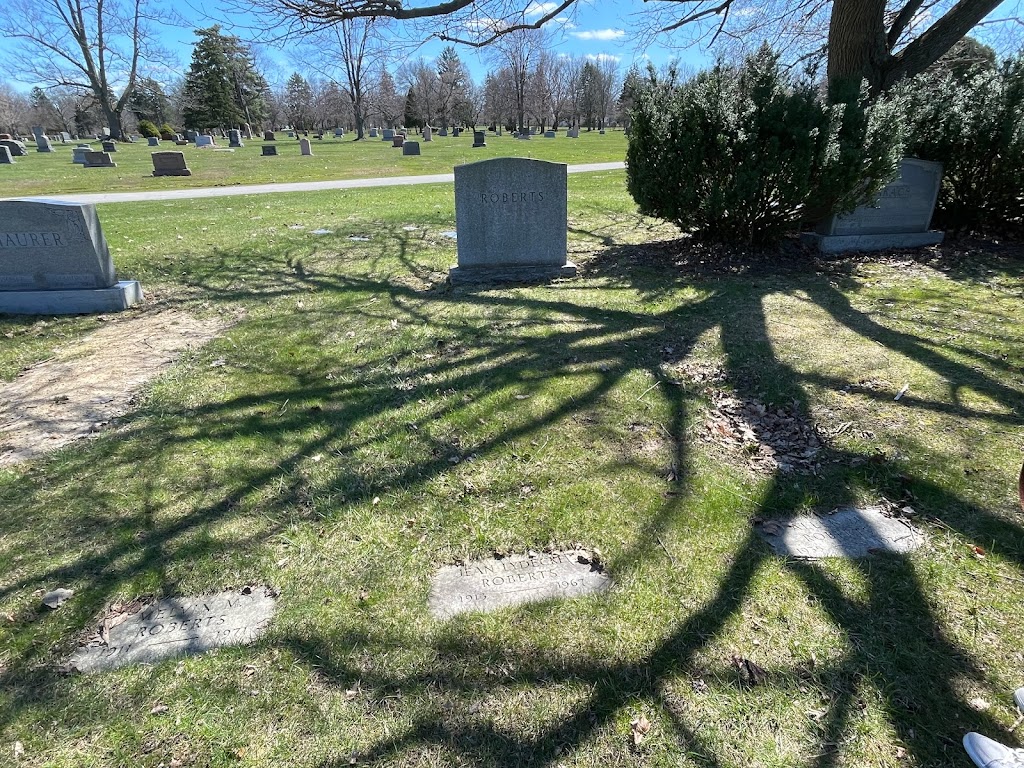 Knollwood Cemetery Association | 1678 SOM Ctr Rd, Mayfield Heights, OH 44124, USA | Phone: (440) 442-2800