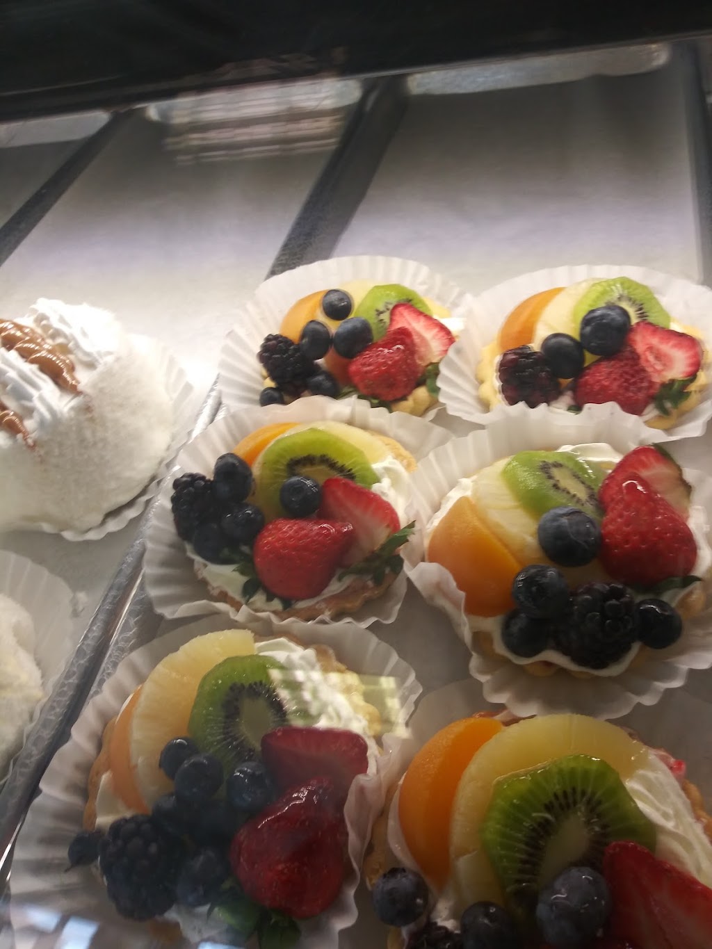 Caribe Portuguese Bakery | 814 3rd Ave, Elizabeth, NJ 07202, USA | Phone: (908) 354-6370