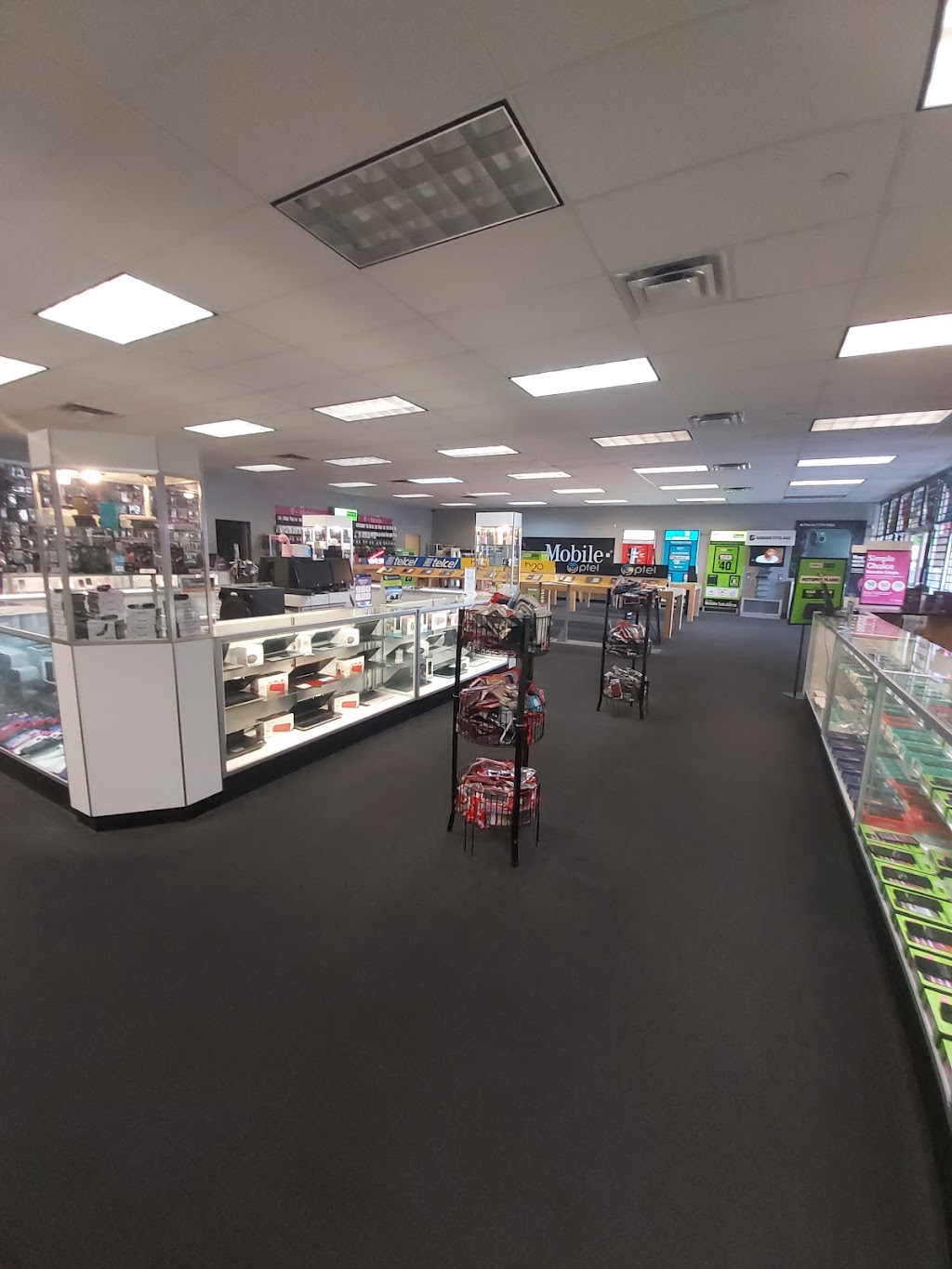 Wireless Superstore | Valley Fair Shopping Center, 8024 N 35th Ave, Phoenix, AZ 85051, USA | Phone: (602) 246-8886