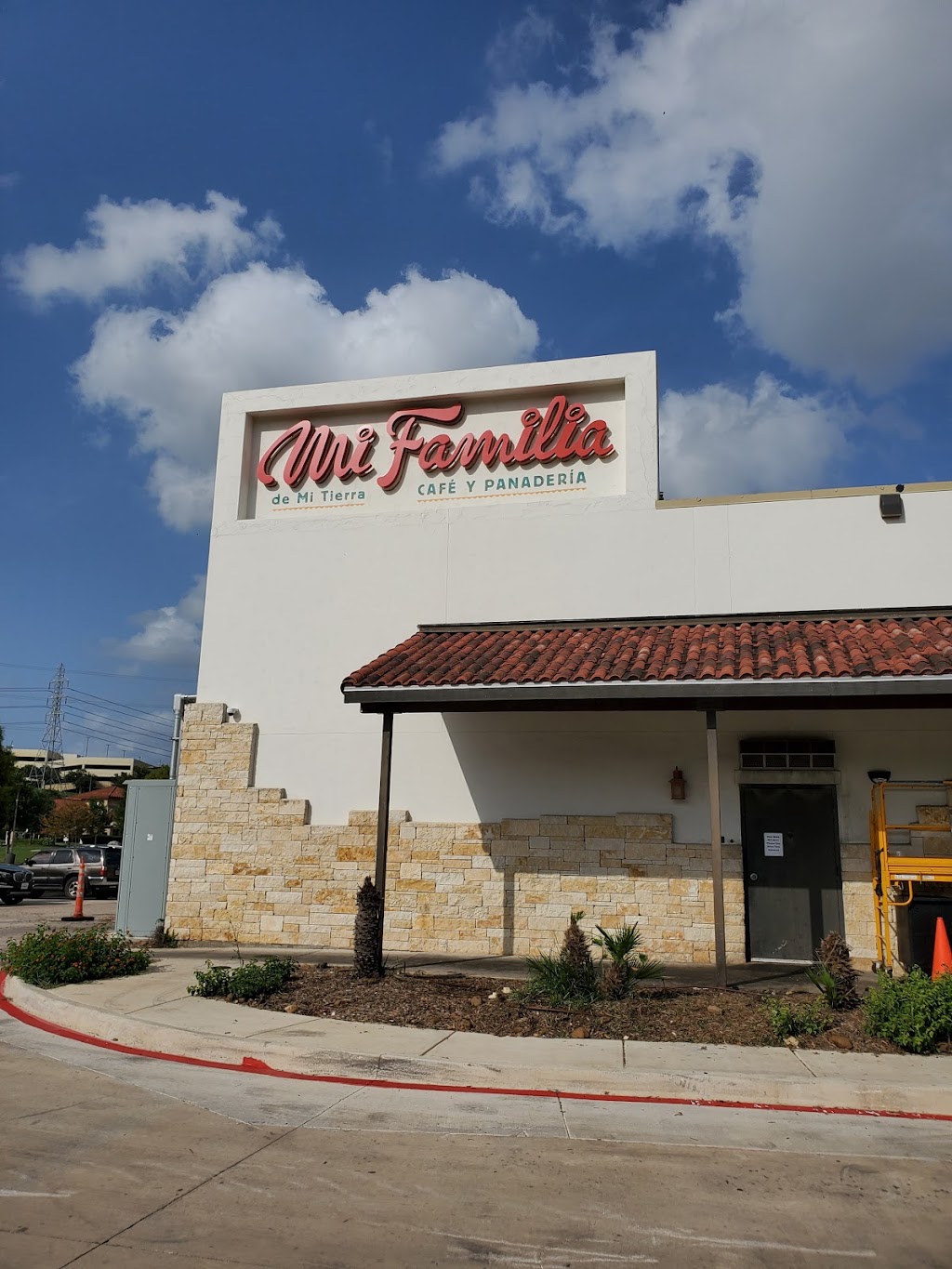 Mi Familia at the Rim | 18403 W I-10 West, San Antonio, TX 78257, USA | Phone: (210) 728-4700