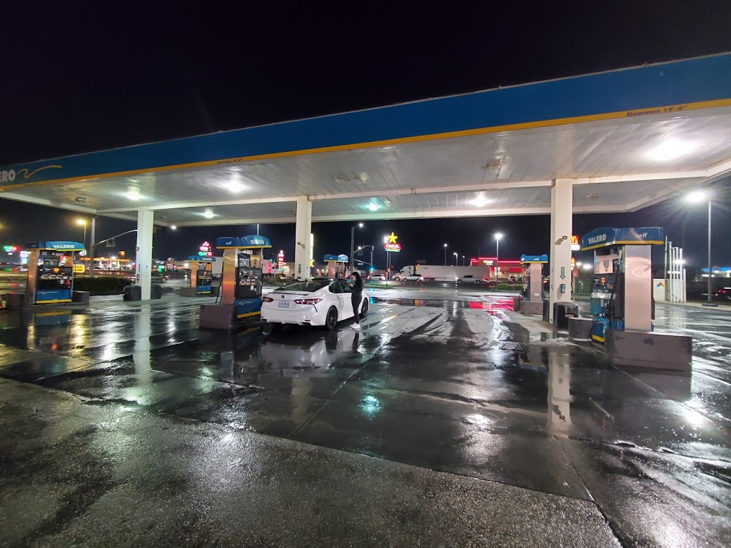 Valero | 21938 CA-46, Lost Hills, CA 93249, USA | Phone: (210) 345-2000