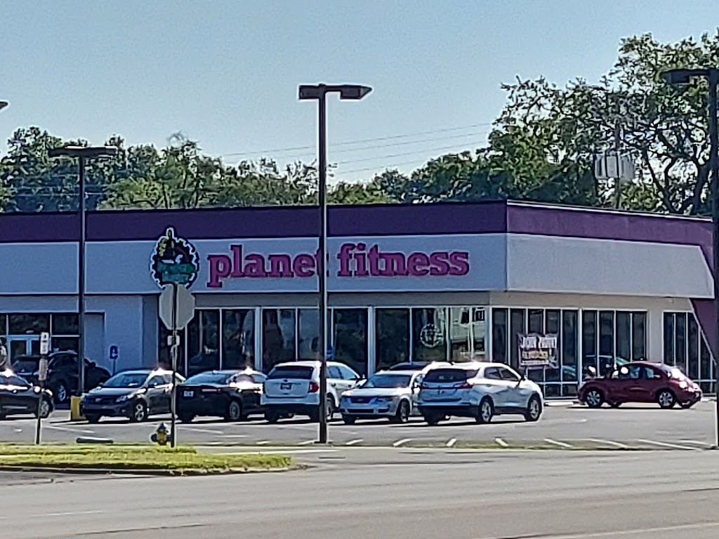 Planet Fitness | 4301 Shelbyville Rd, Louisville, KY 40207, USA | Phone: (502) 390-2021