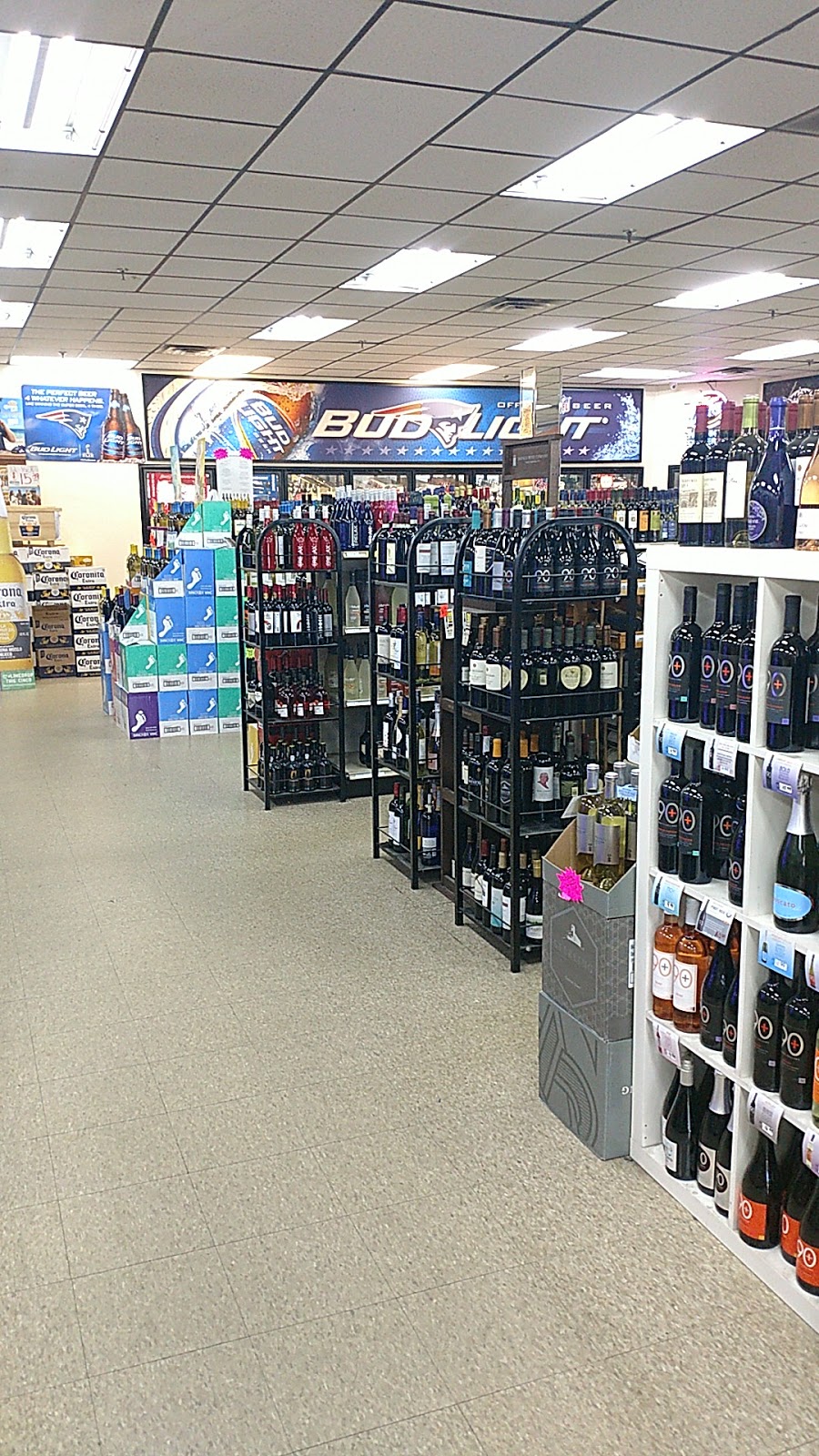 Taunton Wine & Liquors | 239 Broadway, Taunton, MA 02780, USA | Phone: (508) 823-6180