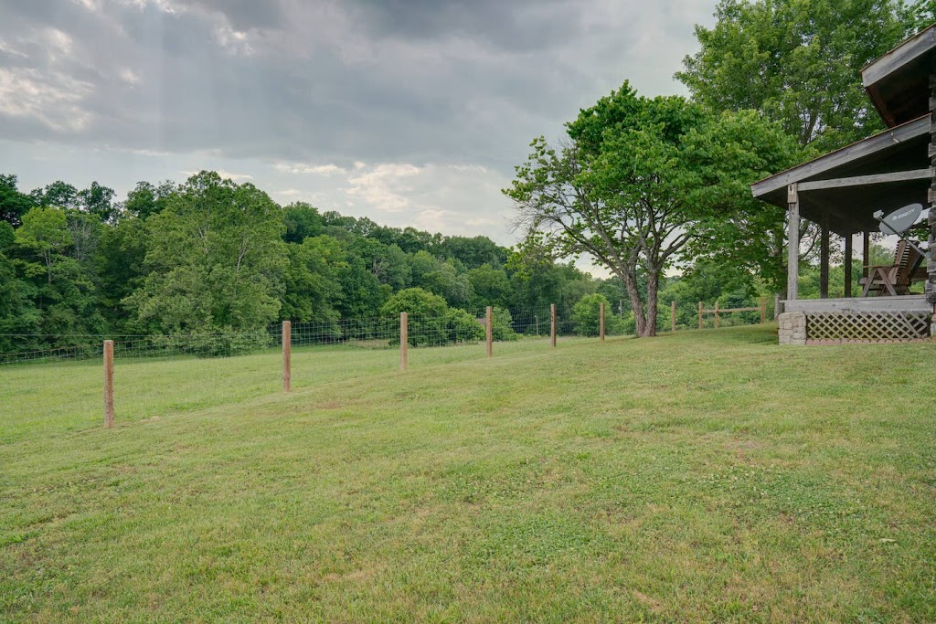 The Cabin at Roney Creek Farm | 901B Bowling Branch Rd, Cottontown, TN 37048, USA | Phone: (615) 406-4687