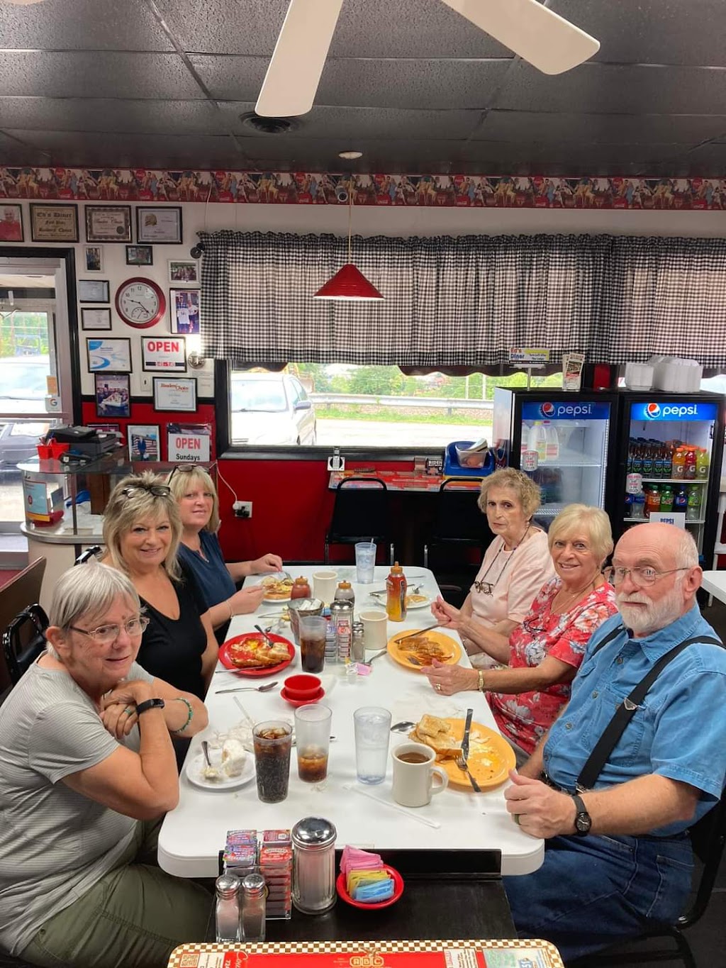 Eds Diner | 1607 Morrell Ave, Connellsville, PA 15425, USA | Phone: (724) 628-7029