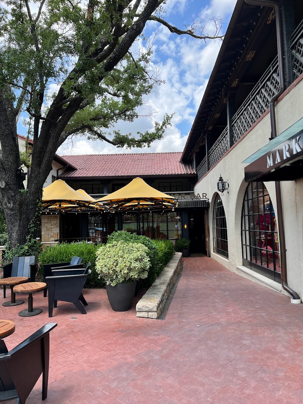 The Honor Bar | 26 Highland Park Village, Dallas, TX 75205, USA | Phone: (214) 780-0956