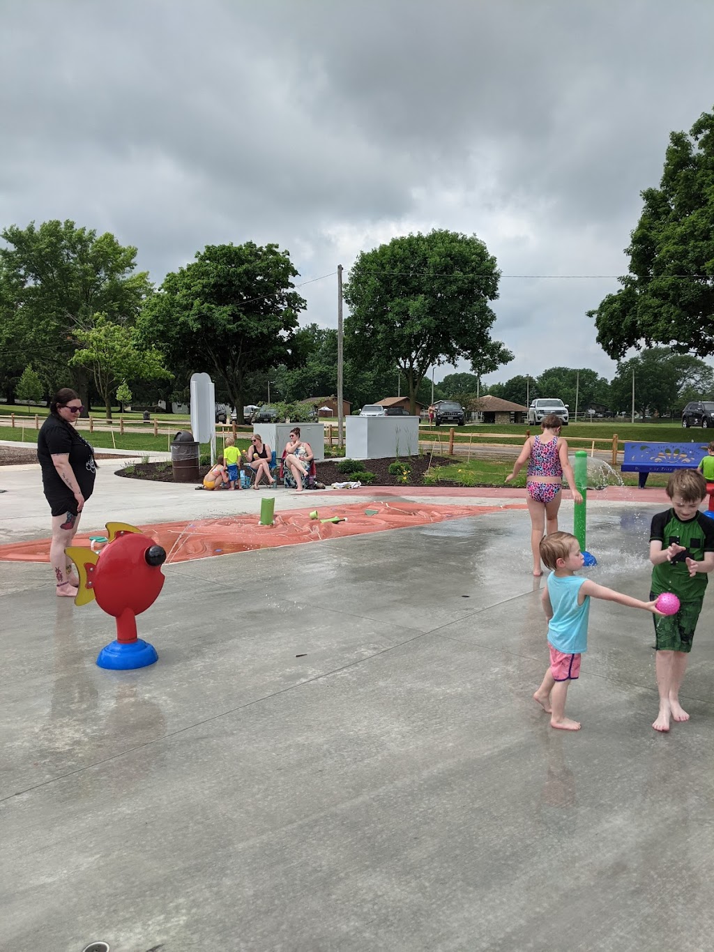 Green County Splash Pad | Twining Park, 425 14th Ave, Monroe, WI 53566, USA | Phone: (608) 214-2581