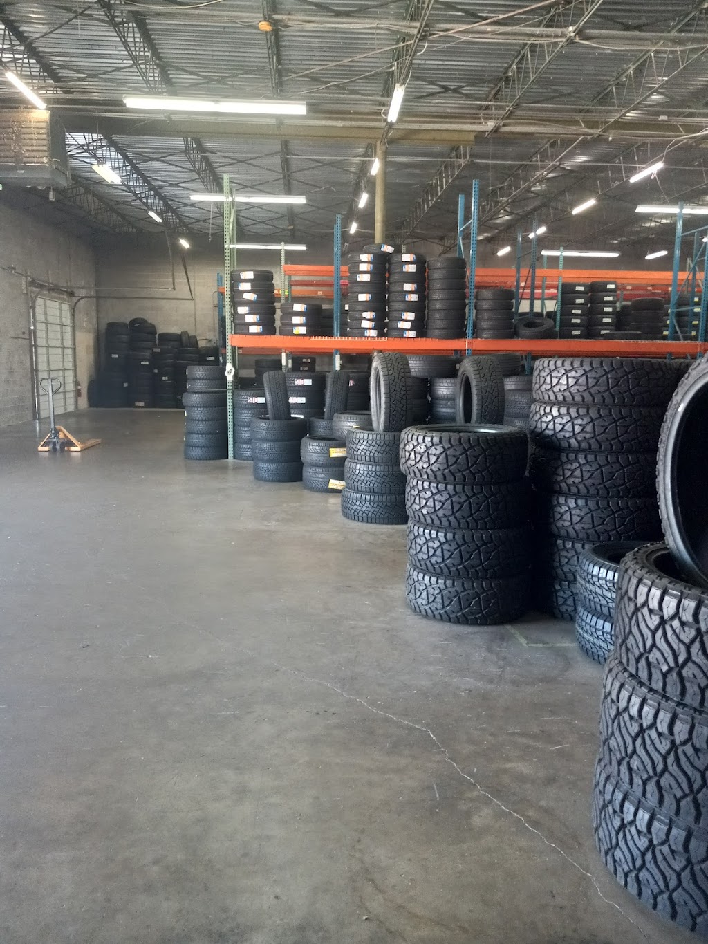 Gulf Tire Distributors | 2952 Ladybird Ln, Dallas, TX 75220 | Phone: (214) 366-0032