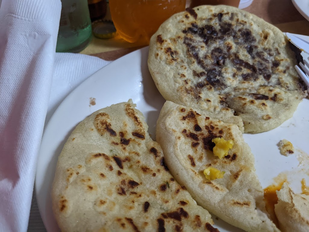 Pupuseria Y Taqueria La Vina | 3301 N Story Rd, Irving, TX 75062, USA | Phone: (972) 255-0149