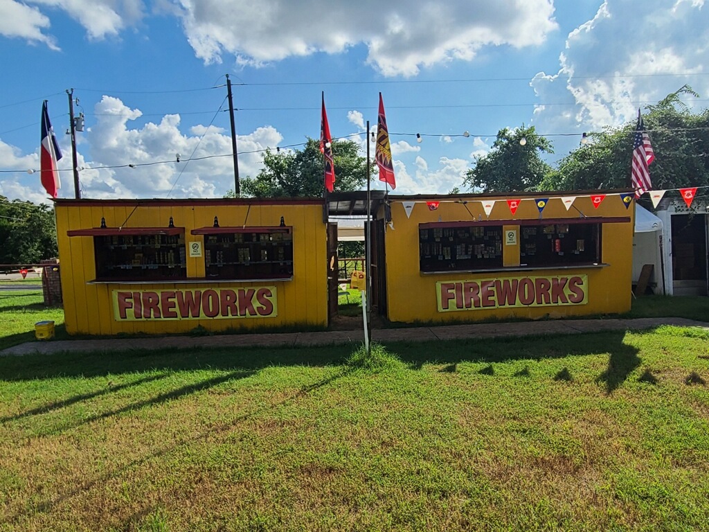 DEANOS FIREWORKS | 5715 Conveyor Dr, Cleburne, TX 76031, USA | Phone: (682) 597-5613