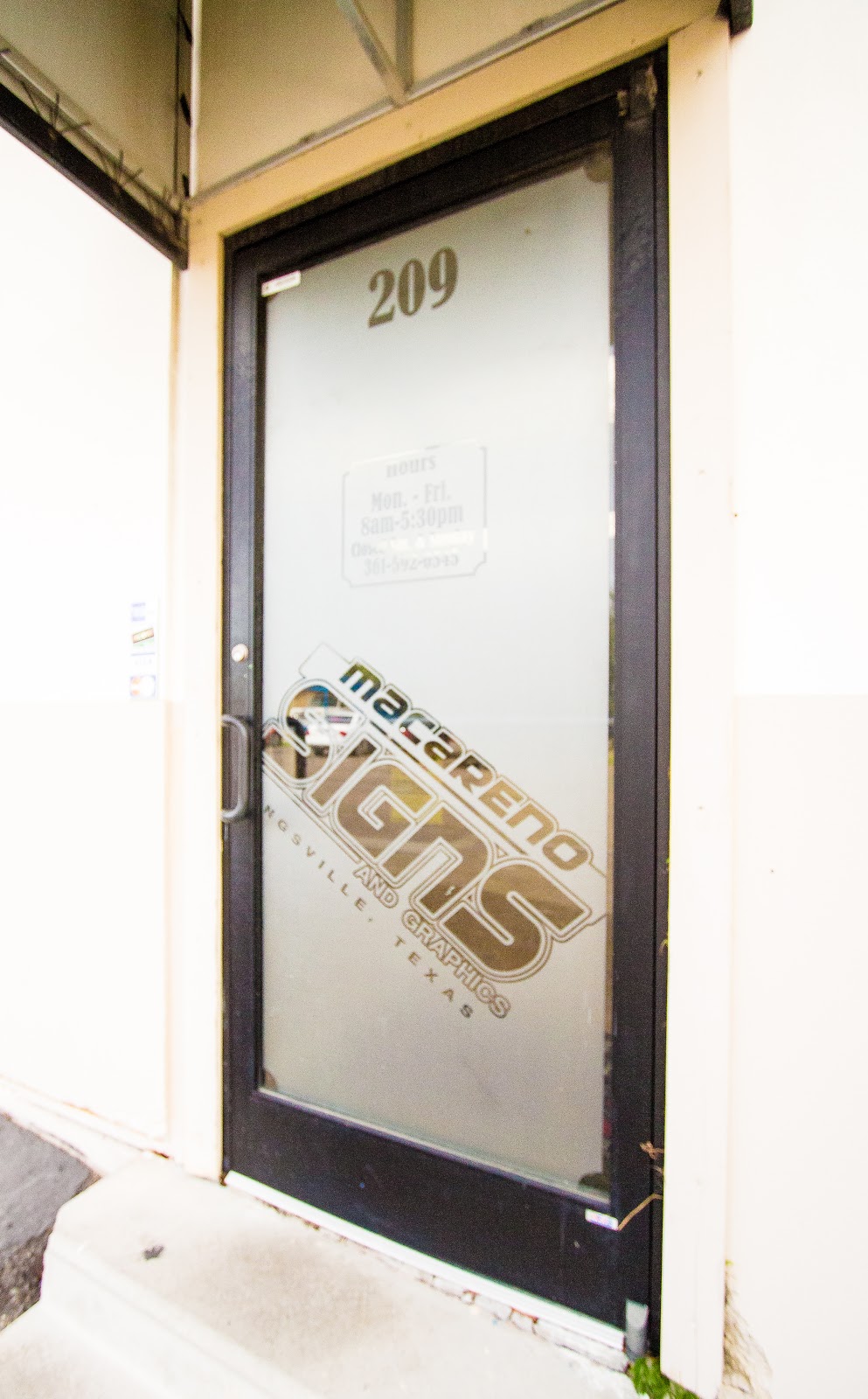 Macareno Signs & Graphics | 209 E Nettie Ave, Kingsville, TX 78363 | Phone: (361) 592-0545