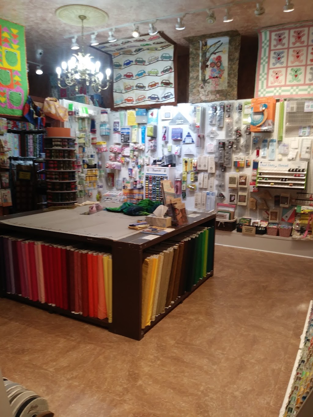 Fabrics and Friends Quilt Shop | 126 West 2nd St, Roanoke, IN 46783, USA | Phone: (260) 676-2149