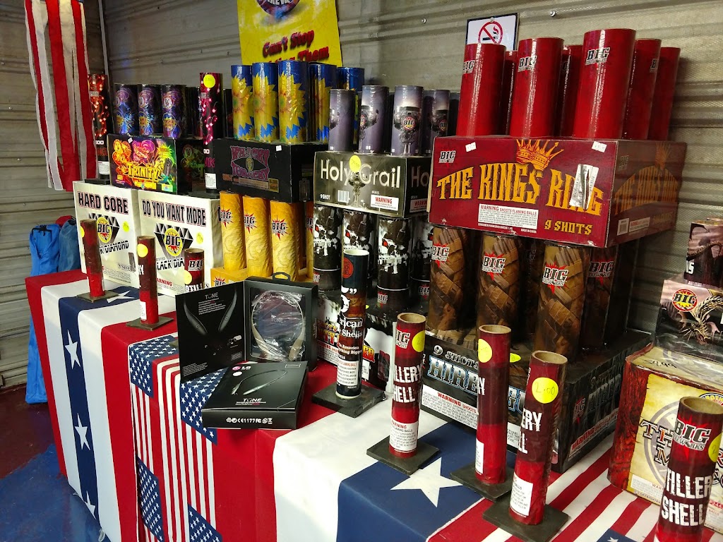 Pyros Palace | 4320 N 750 W, Ligonier, IN 46767, USA | Phone: (260) 350-3008