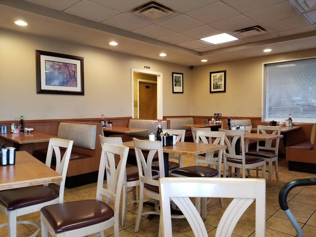 Bravo Cafe Coney Island | 621 Auburn Ave, Pontiac, MI 48342, USA | Phone: (248) 451-9220