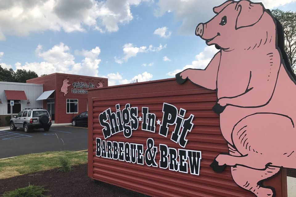 Shigs In Pit BBQ & Brew | 6250 S Maplecrest Rd, Fort Wayne, IN 46835, USA | Phone: (260) 222-8802