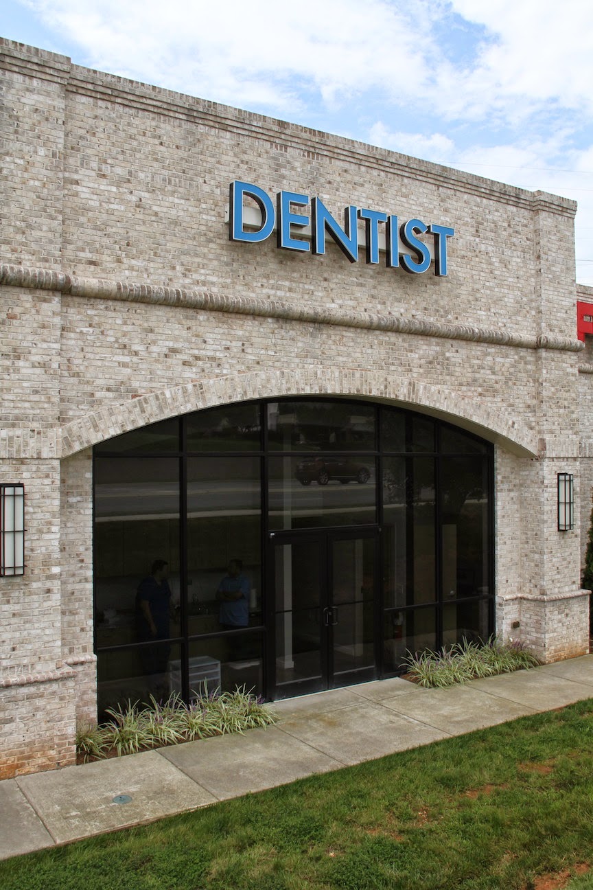Friendly Dental Group of Winston-Salem | 3768 Creekshire Ct, Winston-Salem, NC 27103, USA | Phone: (336) 794-9085