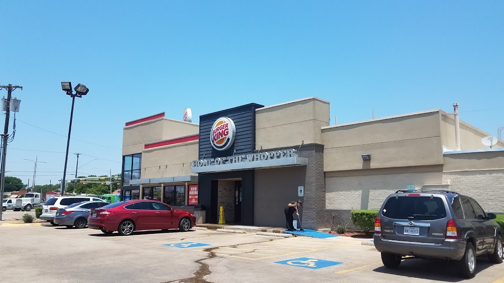 Burger King | 106 S 1st St, Garland, TX 75040, USA | Phone: (972) 276-6599