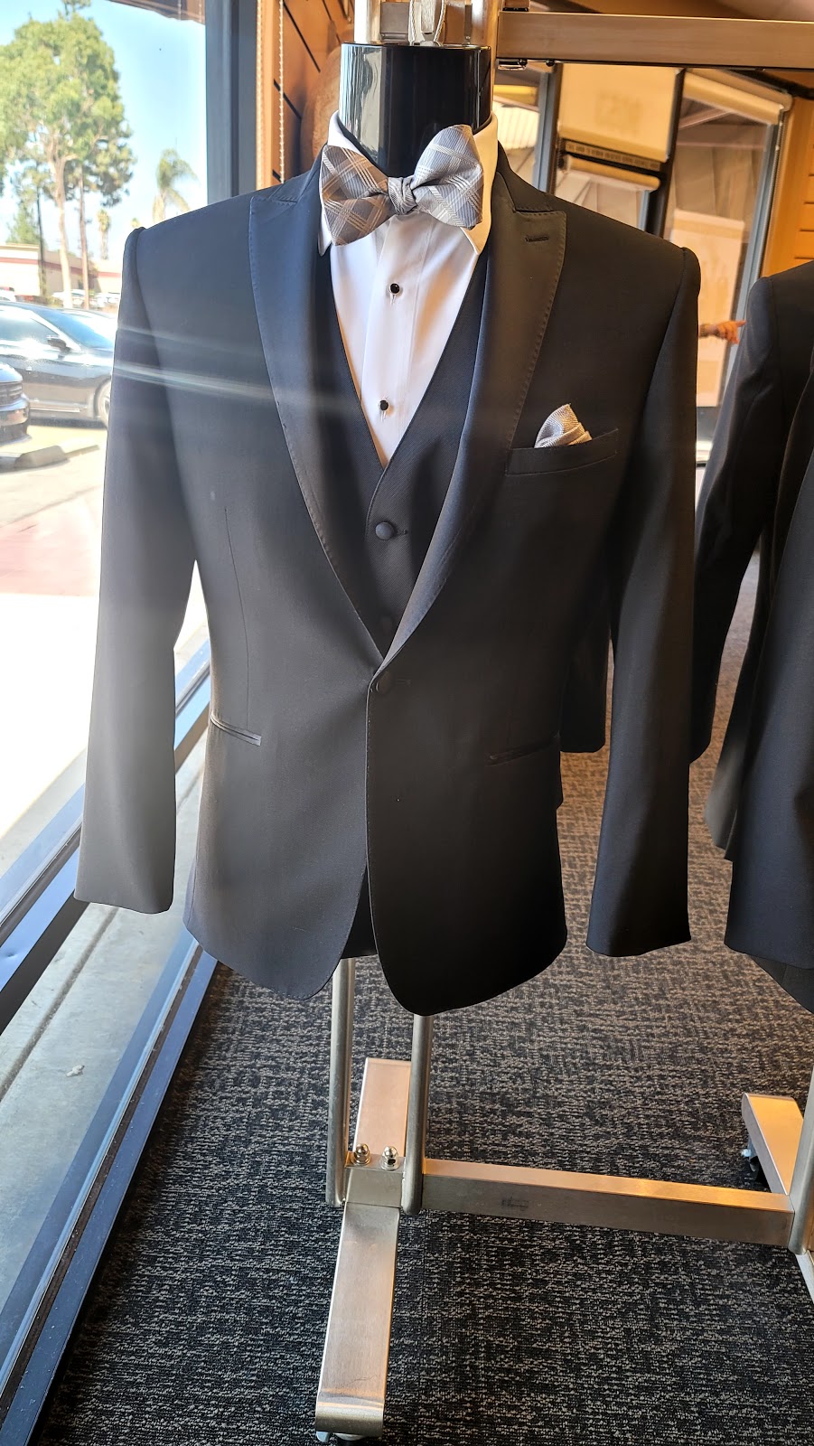 Friar Tux | 9053 Central Ave, Montclair, CA 91763, USA | Phone: (909) 621-6559