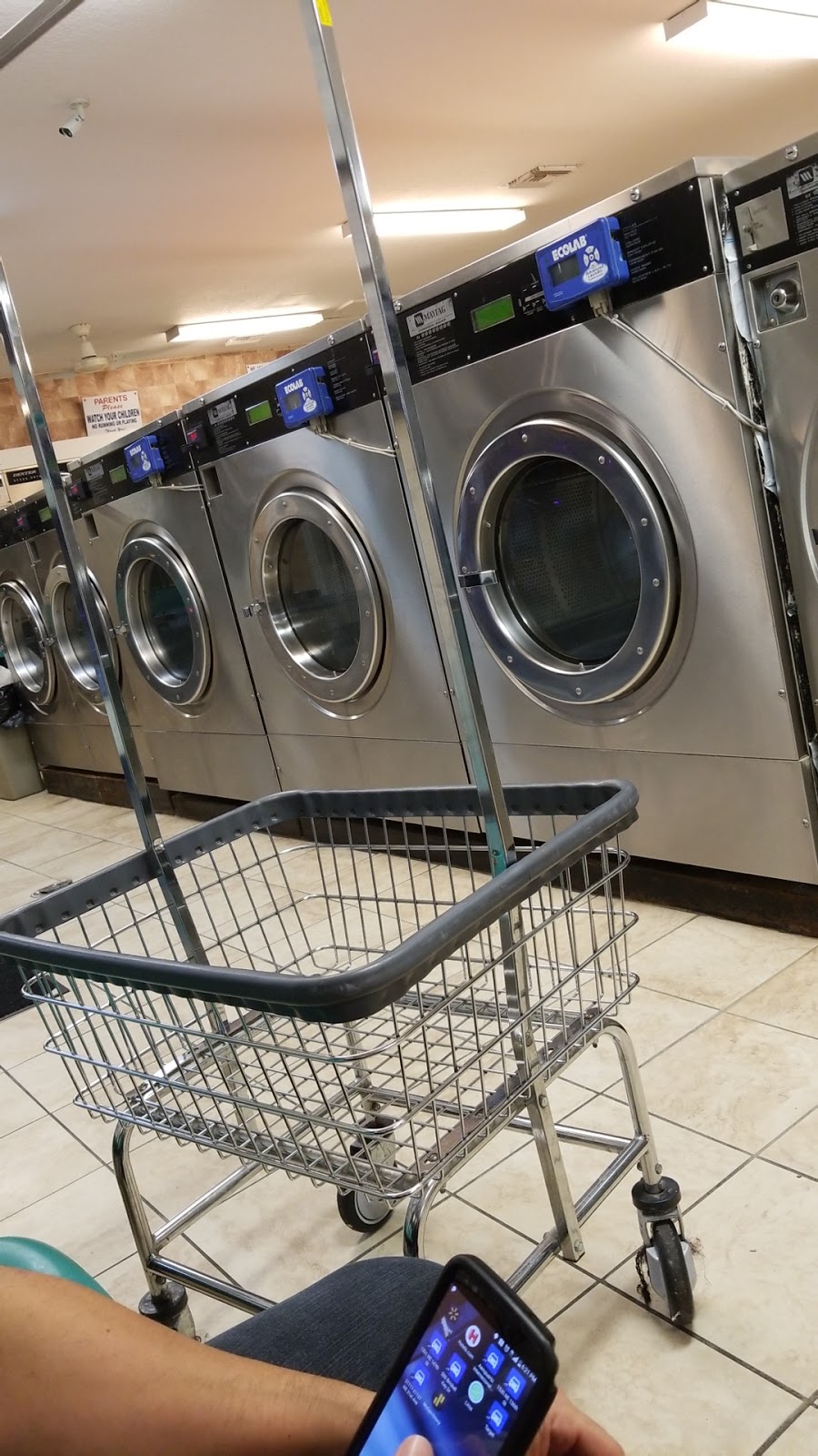 Beach Maytag Laundry | 1568 NE 165th St, North Miami Beach, FL 33162, USA | Phone: (305) 945-4314