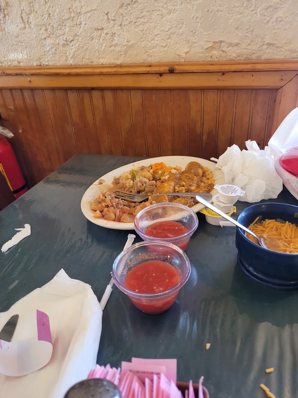 La Fiesta Mexican Restaurant | 728 N Main St, Cleburne, TX 76033, USA | Phone: (817) 558-9922