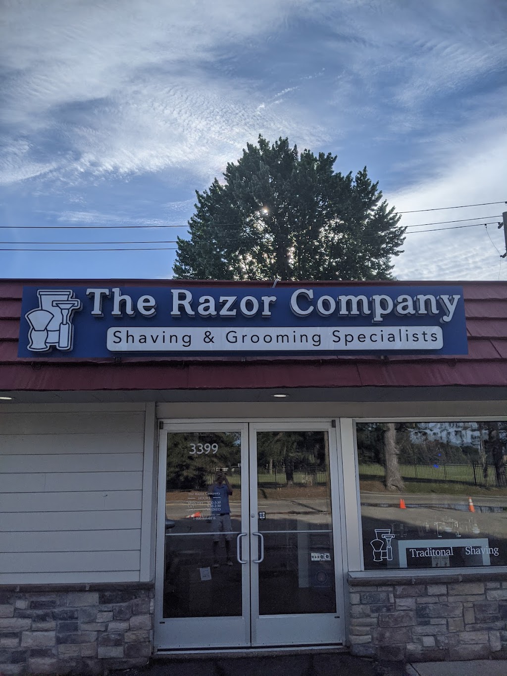 The Razor Company | 3399 Orchard Lake Rd, Keego Harbor, MI 48320, USA | Phone: (800) 517-0261