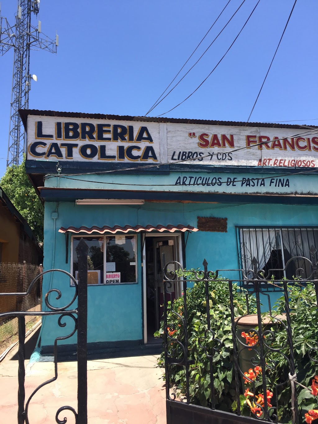 Librería Católica San Francisco | Av. Miguel Hidalgo 60, Romero, 21410 Tecate, B.C., Mexico | Phone: 665 654 1287