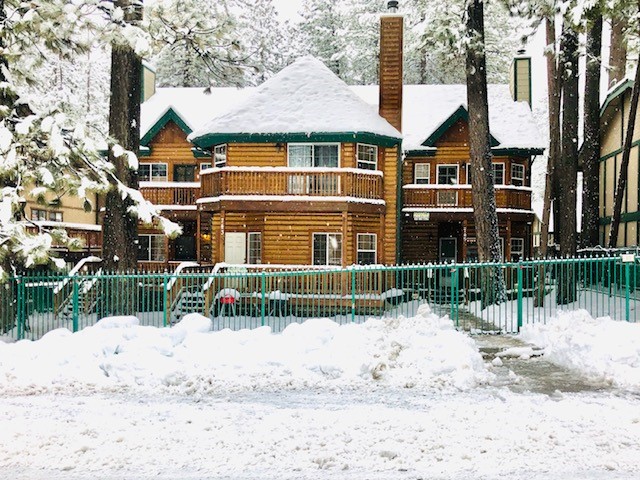 Summit Mountain Getaway | 745 Summit Blvd, Big Bear Lake, CA 92315, USA | Phone: (877) 417-6504