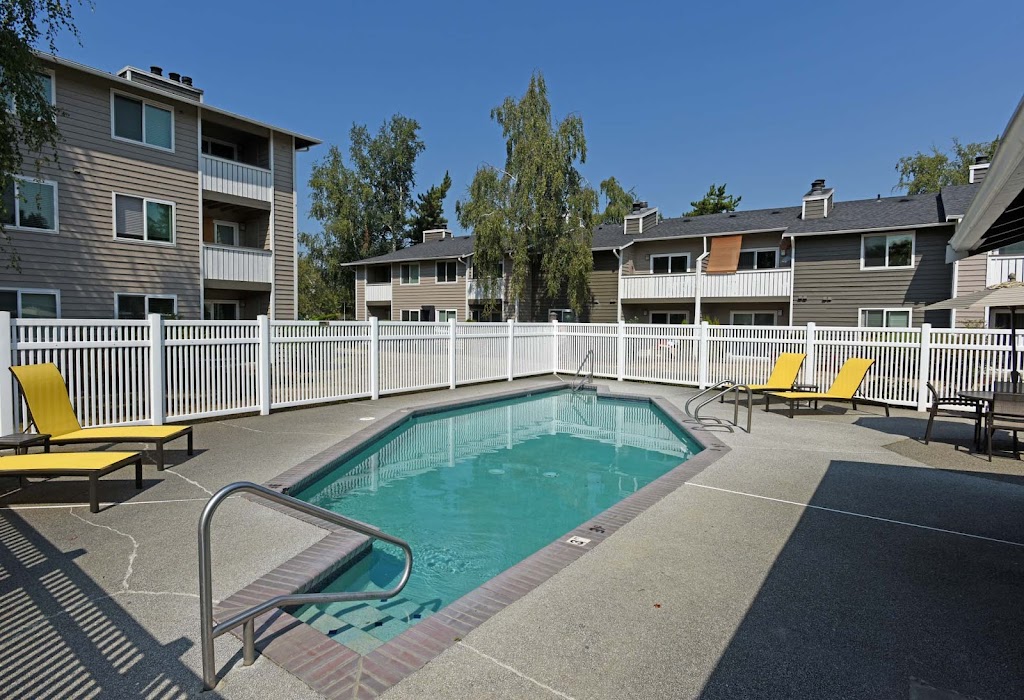 Regatta Apartments | 1145 S 216th St, Des Moines, WA 98198, USA | Phone: (833) 859-4238