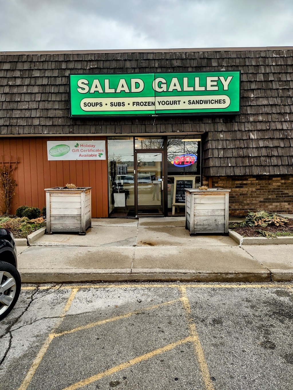 Salad Galley | 3023 Navarre Ave, Oregon, OH 43616 | Phone: (419) 691-4888