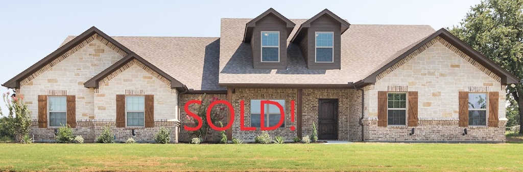 Bryan & Angela Taylor, Realtor/Real Estate Agent, CBApex | 416 Green Meadow Dr, Boyd, TX 76023, USA | Phone: (940) 389-9638